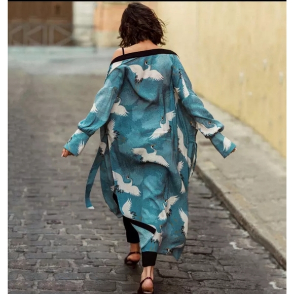 🧡IN STOCK🧡5⭐Swan Print Beach Cover Up - Picture 2 of 9